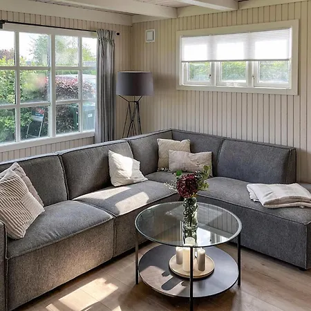 3 Bedroom Cozy In