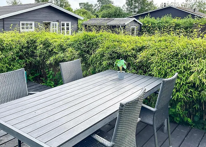 3 Bedroom Cozy In Feriehus